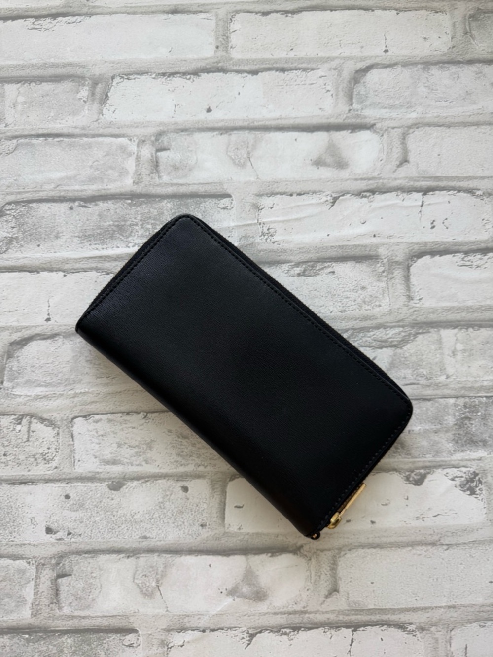 Tory Burch Black Leather Zip Wallet with Gold Logo - Picture 3 of 9